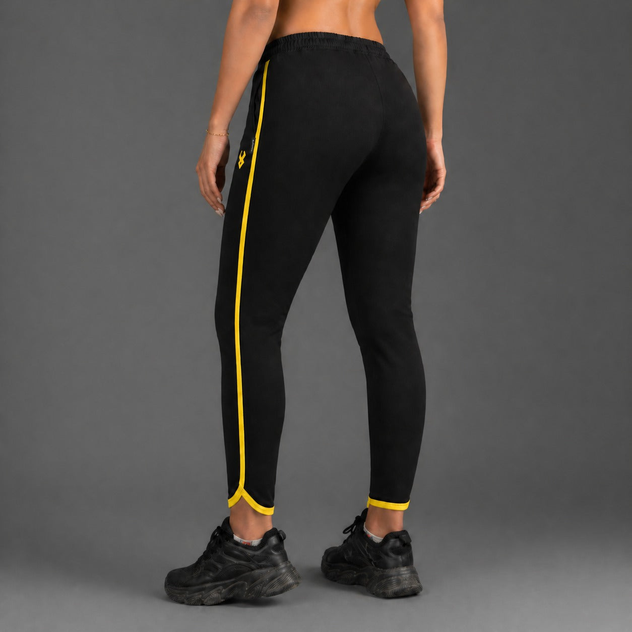 FIREOX Women Activewear Trouser, Black Yellow
